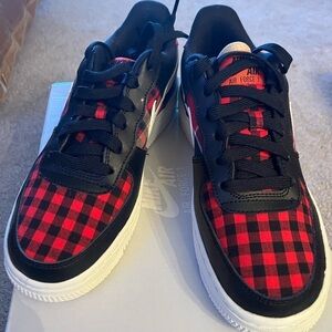 New in box Nike Air Force 1 Flannel Low
Athletic Shoes Black Red